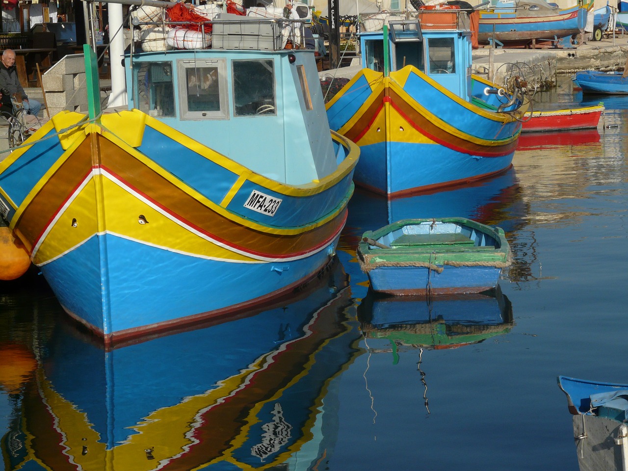 fishing-boats-604269_1280.jpg